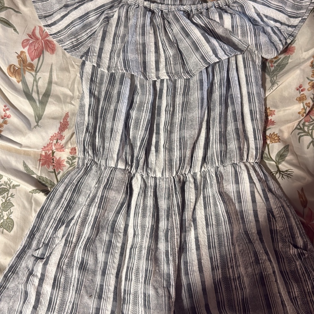Striped romper in Black and White